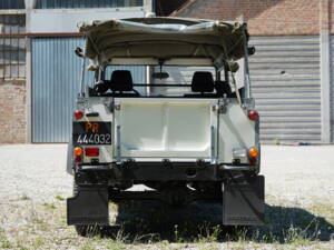 Bild 2/6 von Land Rover 90 (1985)