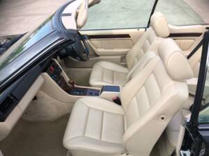 Image 5/7 of Mercedes-Benz E 320 (1995)