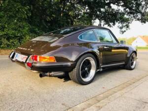 Bild 9/16 von Porsche 911 Carrera 4 (1989)