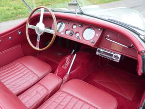 Image 8/20 of Jaguar XK 140 OTS (1955)