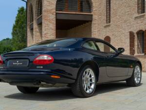 Bild 7/50 von Jaguar XKR (2000)