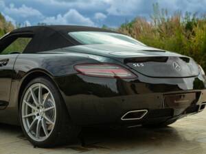 Imagen 20/50 de Mercedes-Benz SLS AMG Roadster (2011)