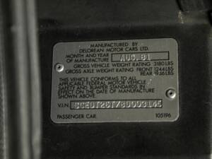 Image 55/66 of DeLorean DMC-12 (1981)