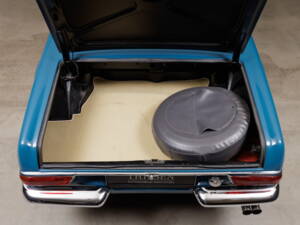 Image 35/38 of Mercedes-Benz 250 SL (1967)