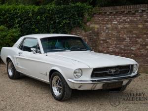 Image 2/50 of Ford Mustang 200 (1967)