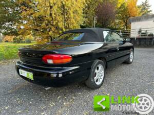 Bild 9/10 von Chrysler Stratus 2.0 (2000)