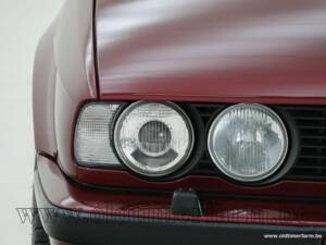 Image 13/15 of BMW M5 (1992)