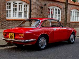 Image 3/21 of Alfa Romeo Giulia GT 1300 Junior (1968)