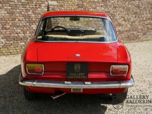 Bild 5/50 von Alfa Romeo Giulia 1300 GT Junior (1975)