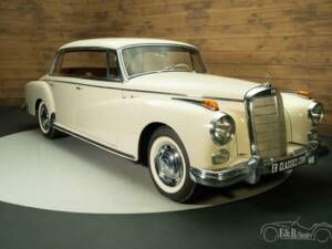 Image 4/19 of Mercedes-Benz 300 SE (1961)