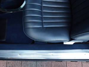 Bild 33/50 von Jaguar XJ 6 C 4.2 (1975)