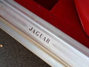 Image 28/50 of Jaguar XJ 6 4.2 (1971)