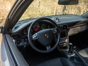 Image 52/82 of Porsche 911 Carrera 4S (WLS) (2006)