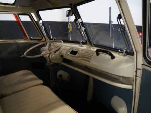 Image 9/94 of Volkswagen T1 Brasil &quot;Samba&quot; (1974)