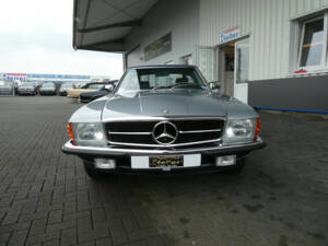 Image 2/26 of Mercedes-Benz 380 SL (1983)