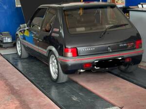 Immagine 3/6 di Peugeot 205 GTi 1.9 (1987)