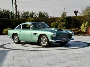 Image 6/15 of Aston Martin DB 4 (1960)