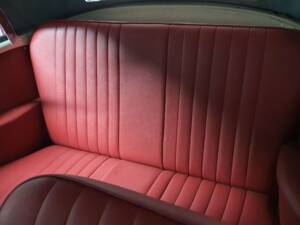 Image 32/66 of Morris Minor 1000 Tourer (1961)
