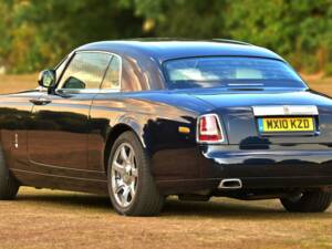 Bild 11/50 von Rolls-Royce Phantom Coupé (2010)