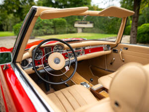 Image 37/54 de Mercedes-Benz 280 SL (1968)