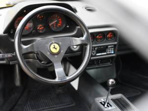Imagen 37/50 de Ferrari 328 GTB (1989)