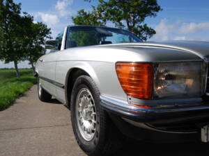 Image 13/96 de Mercedes-Benz 280 SL (1982)