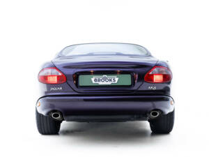 Image 26/26 of Jaguar XK8 4.0 (1999)