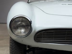 Image 15/50 of BMW 507 (1957)