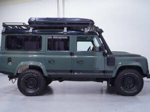 Image 6/7 of Land Rover Defender 110 (2012)