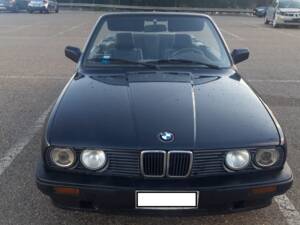 Image 21/21 of BMW 318i (1991)