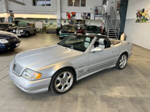 Image 64/82 of Mercedes-Benz SL 500 &quot;Silver Arrow&quot; (2001)