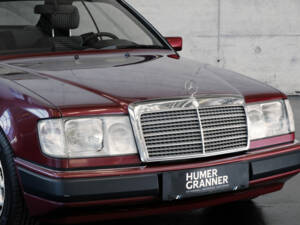 Bild 6/23 von Mercedes-Benz 300 CE (1991)