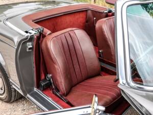 Afbeelding 22/27 van Mercedes-Benz 230 SL (1964)