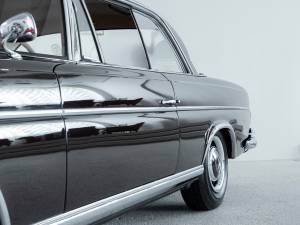 Image 21/50 de Mercedes-Benz 300 SE (1965)