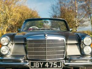 Image 29/50 de Mercedes-Benz 280 SE 3,5 (1971)