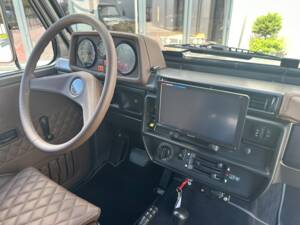 Bild 22/33 von Mercedes-Benz 230 GE (lang) (1990)