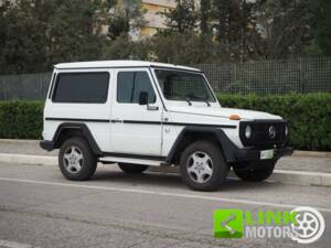 Image 8/10 of Mercedes-Benz 240 GD (SWB) (1985)
