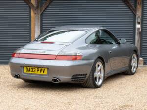 Image 2/50 of Porsche 911 Carrera 4S (2003)