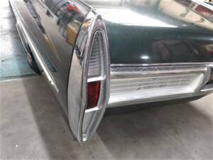 Bild 40/50 von Cadillac DeVille Convertible (1967)