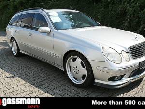 Immagine 3/15 di Mercedes-Benz E 500 T (2004)