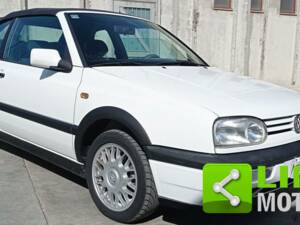 Immagine 4/10 di Volkswagen Golf III Cabrio 1.6 (1997)