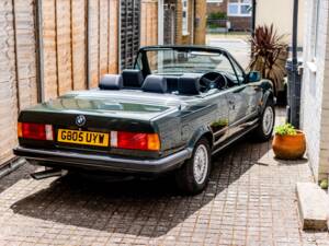 Bild 3/47 von BMW 320i (1990)