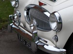 Imagen 22/27 de Austin-Healey 3000 Mk II (BT7) (1961)