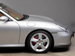 Immagine 8/29 di Porsche 911 Turbo (2004)