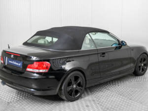 Image 49/50 of BMW 125i (2008)