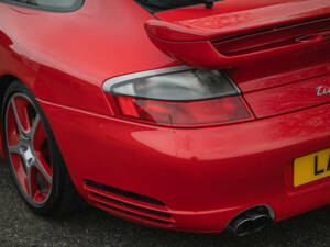 Image 36/39 of Porsche 911 Turbo S (2005)