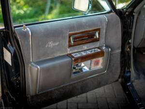 Immagine 17/38 di Cadillac Brougham Elegance (1988)