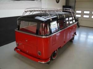 Image 36/50 of Volkswagen T1 Brasil &quot;Samba&quot; (1975)