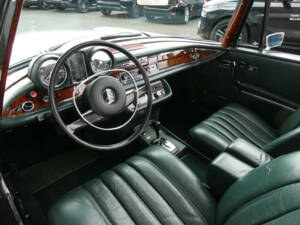 Image 9/31 of Mercedes-Benz 280 SE 3,5 (1970)