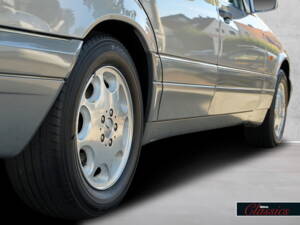 Image 16/17 de Mercedes-Benz S 320 (1995)
